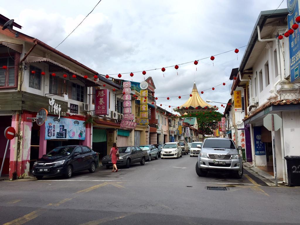 Lima.Tujoh Hotel Kuching Buitenkant foto