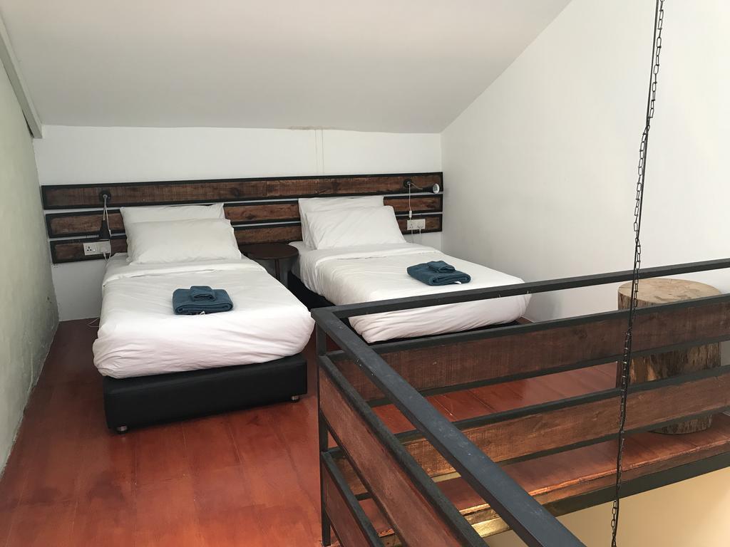 Lima.Tujoh Hotel Kuching Buitenkant foto